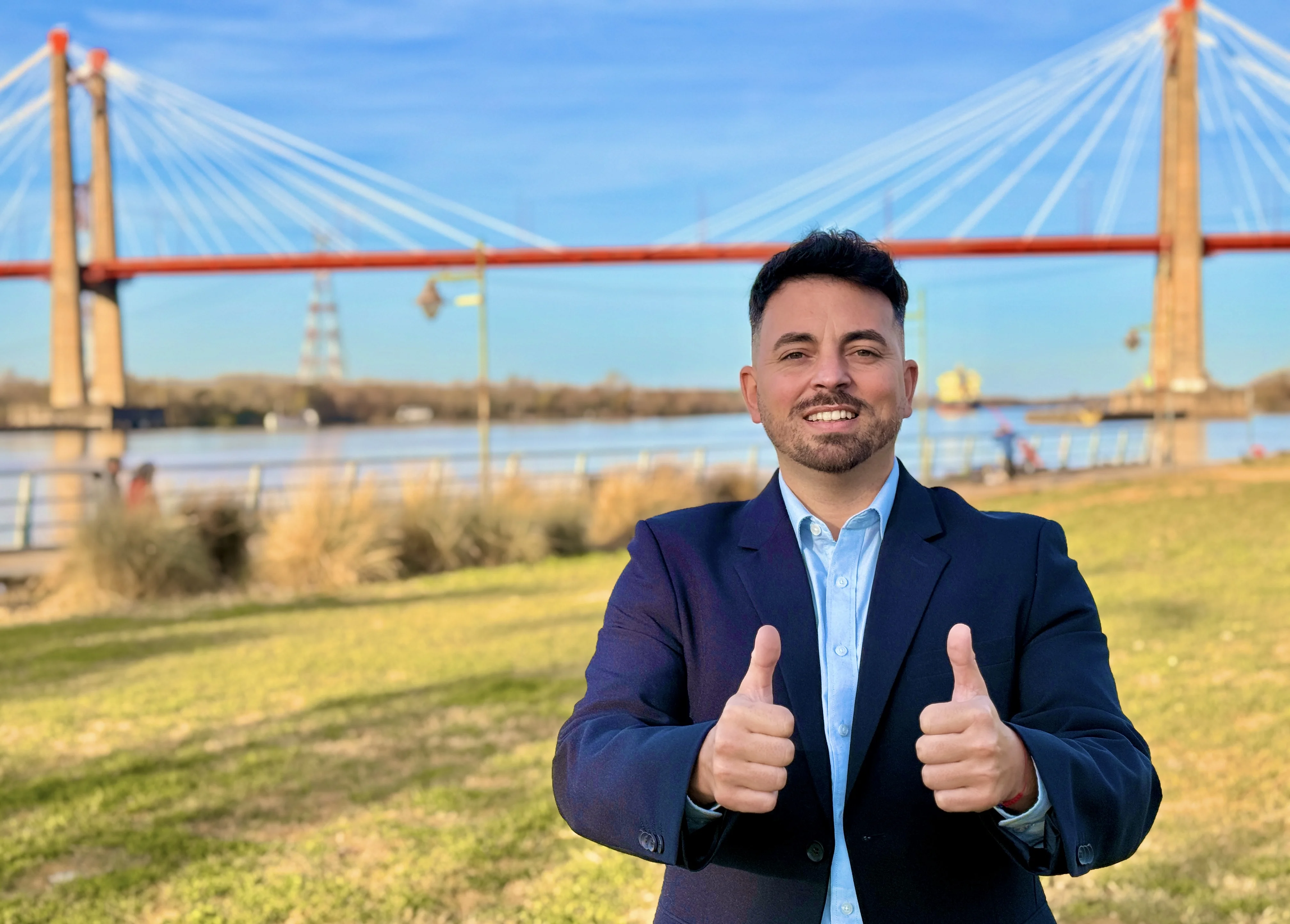 Marcelo Gómez en campaña electoral en Zárate